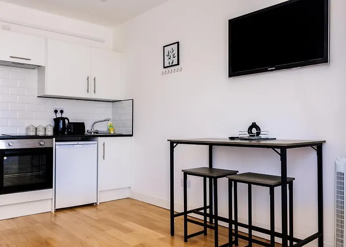 306, The Kove, West Hill Road
